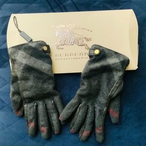 Burberry gloves